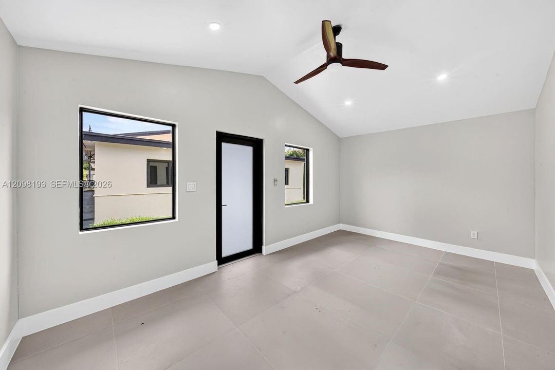 For Sale: $850,000 (5 beds, 3 baths, 2442 Square Feet)