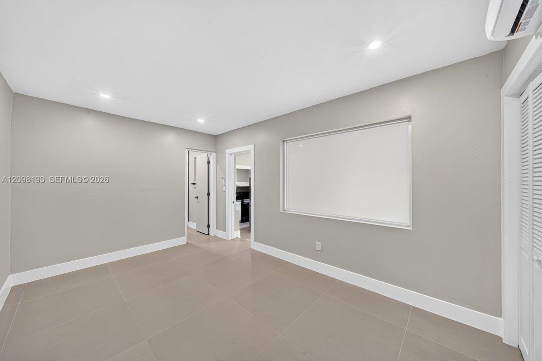 For Sale: $850,000 (5 beds, 3 baths, 2442 Square Feet)