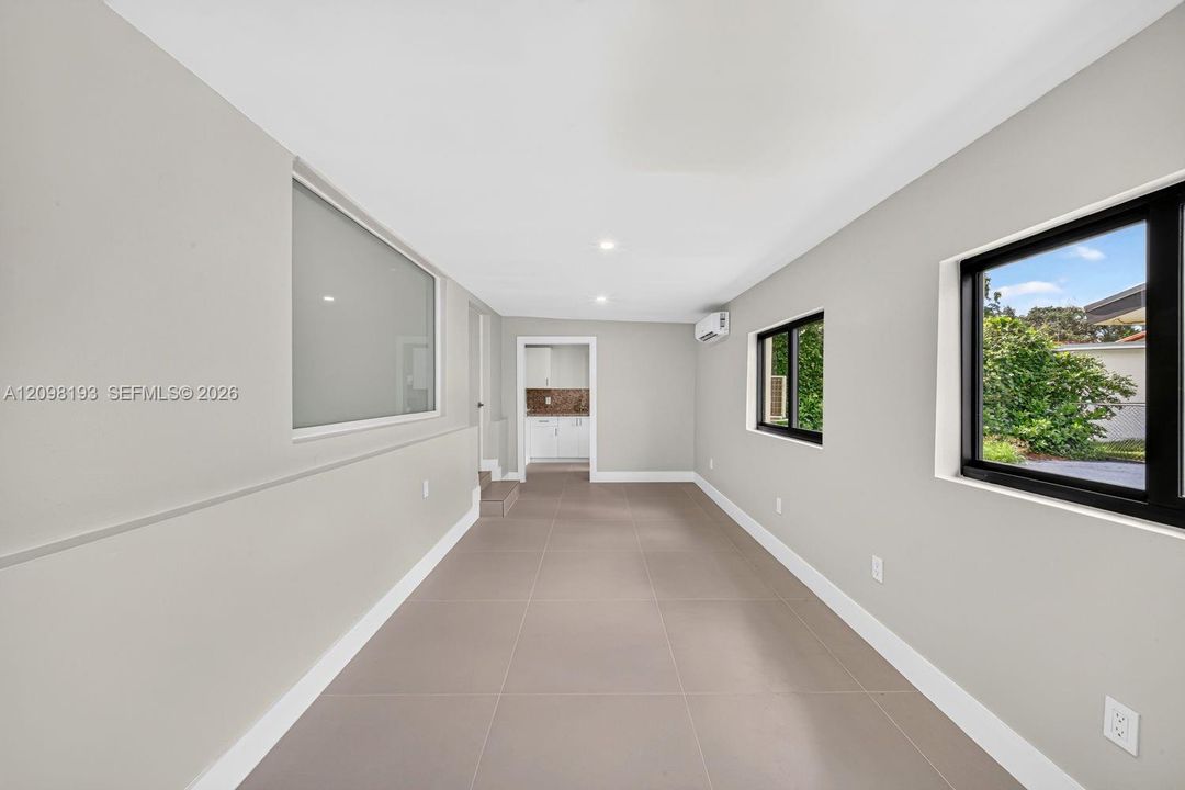 For Sale: $850,000 (5 beds, 3 baths, 2442 Square Feet)