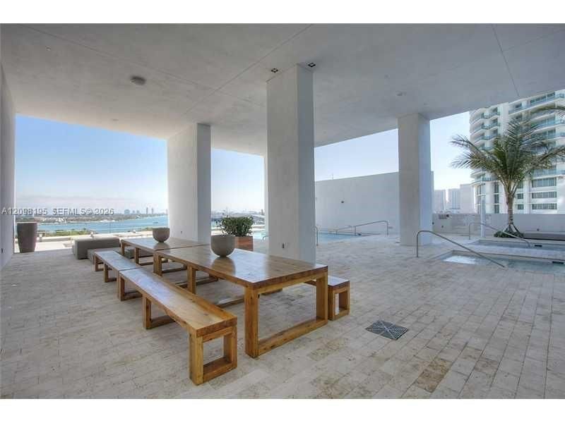 For Rent: $10,200 (2 beds, 2 baths, 1802 Square Feet)