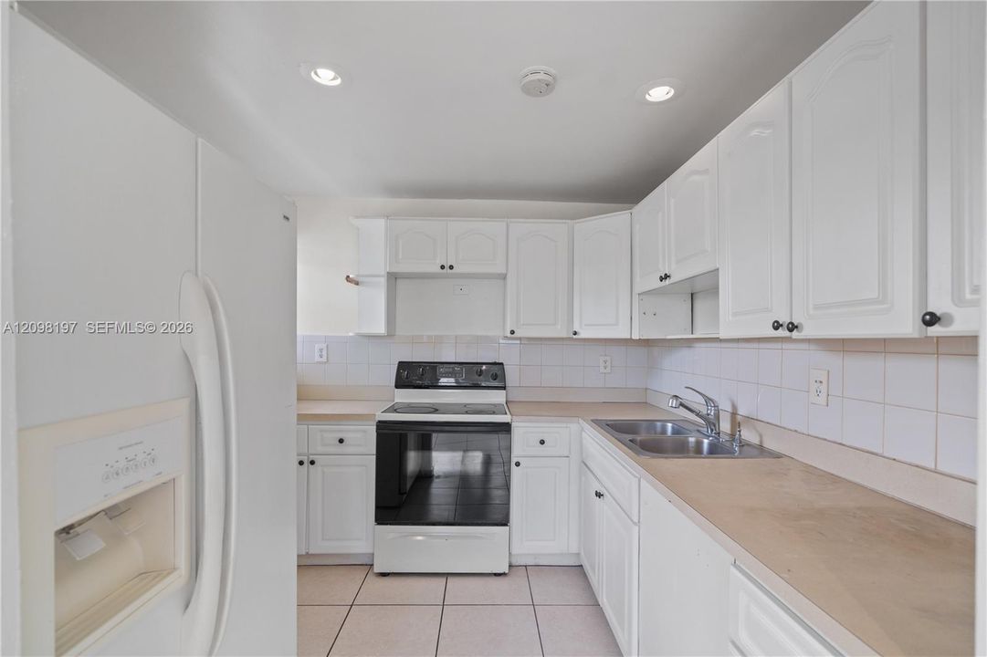 For Rent: $2,150 (2 beds, 2 baths, 780 Square Feet)