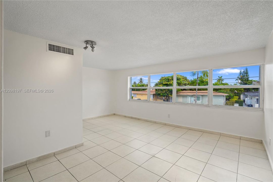 For Rent: $2,150 (2 beds, 2 baths, 780 Square Feet)