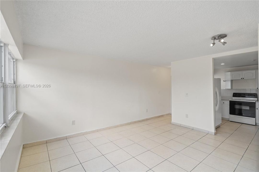 For Rent: $2,150 (2 beds, 2 baths, 780 Square Feet)