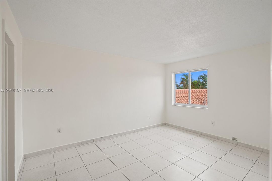 For Rent: $2,150 (2 beds, 2 baths, 780 Square Feet)