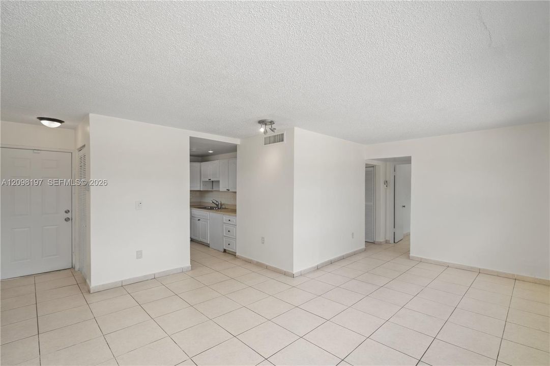 For Rent: $2,150 (2 beds, 2 baths, 780 Square Feet)