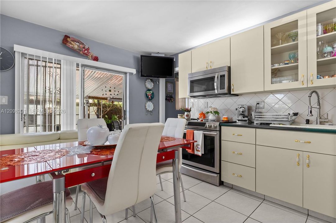 For Sale: $989,000 (0 beds, 0 baths, 2785 Square Feet)