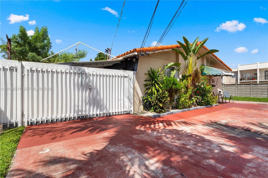 For Sale: $989,000 (0 beds, 0 baths, 2785 Square Feet)