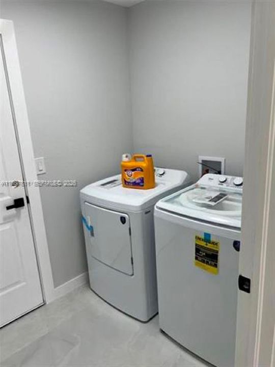 For Sale: $345,900 (3 beds, 2 baths, 1750 Square Feet)