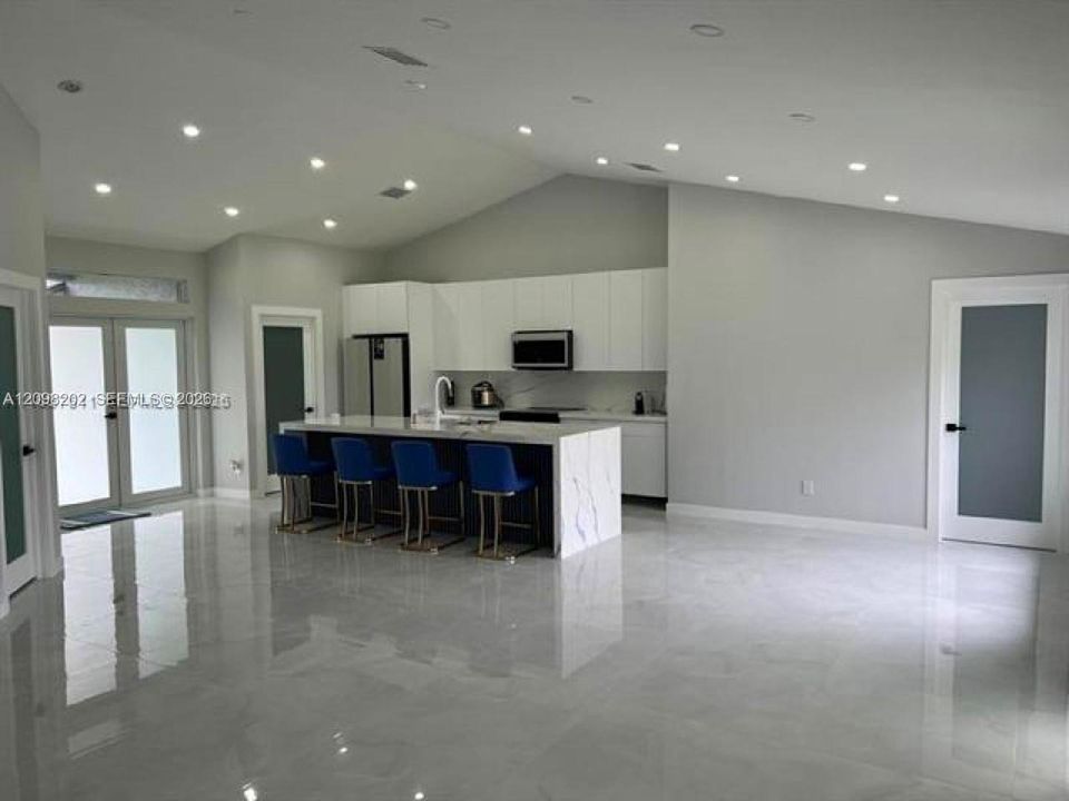 For Sale: $345,900 (3 beds, 2 baths, 1750 Square Feet)