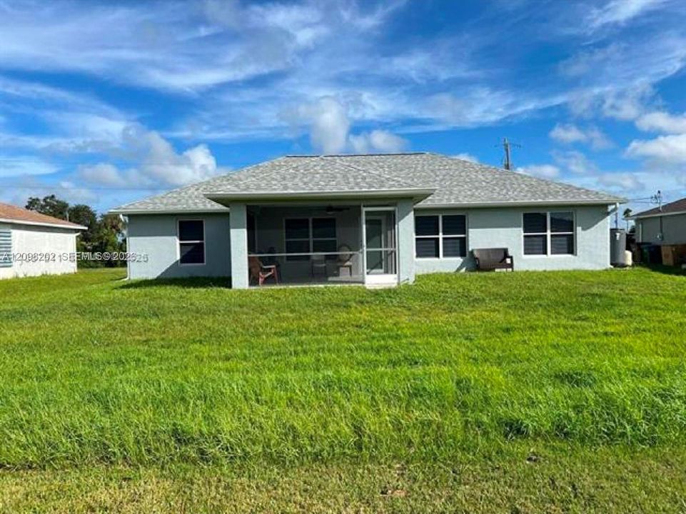 For Sale: $345,900 (3 beds, 2 baths, 1750 Square Feet)