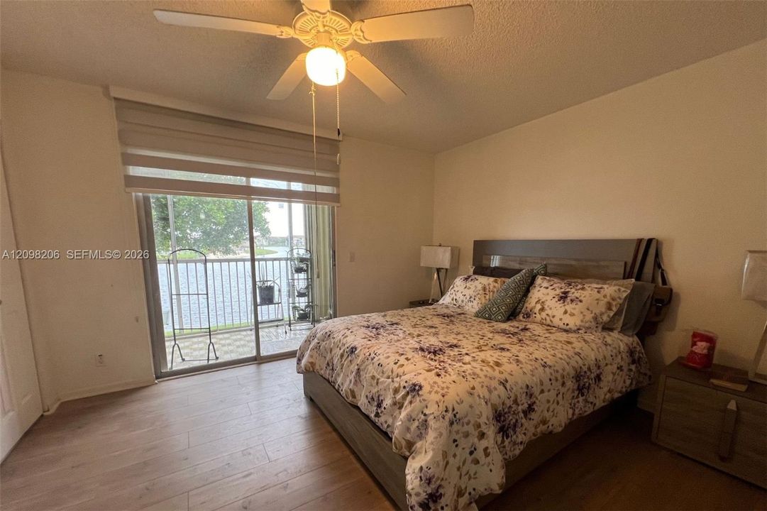 For Sale: $120,000 (1 beds, 1 baths, 585 Square Feet)