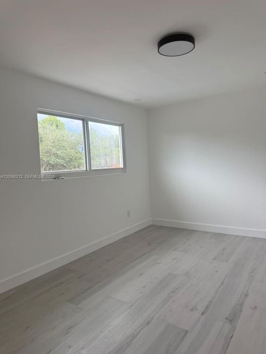 For Sale: $749,900 (4 beds, 2 baths, 1975 Square Feet)