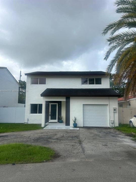 For Sale: $749,900 (4 beds, 2 baths, 1975 Square Feet)