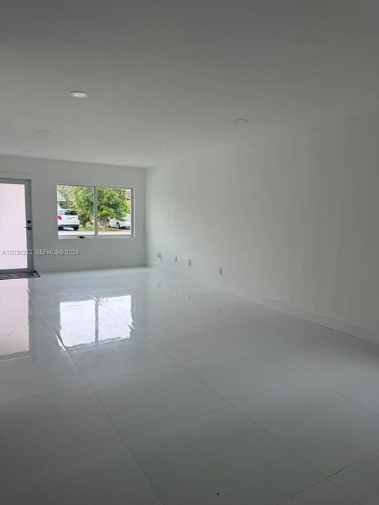 For Sale: $749,900 (4 beds, 2 baths, 1975 Square Feet)