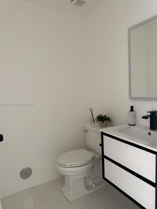 For Sale: $749,900 (4 beds, 2 baths, 1975 Square Feet)