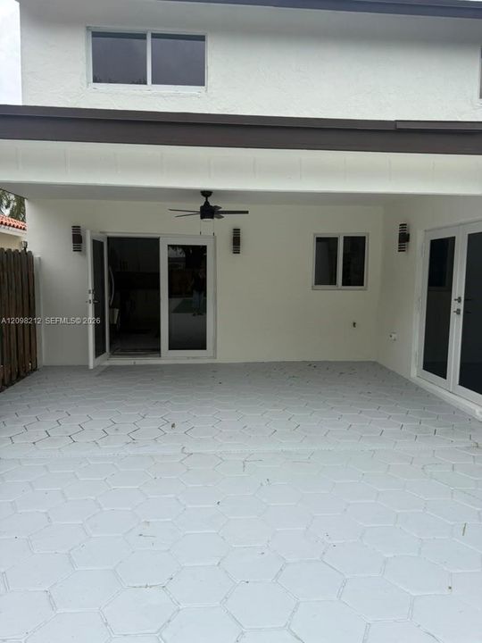For Sale: $749,900 (4 beds, 2 baths, 1975 Square Feet)