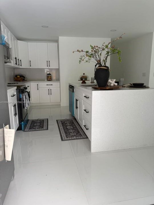 For Sale: $749,900 (4 beds, 2 baths, 1975 Square Feet)