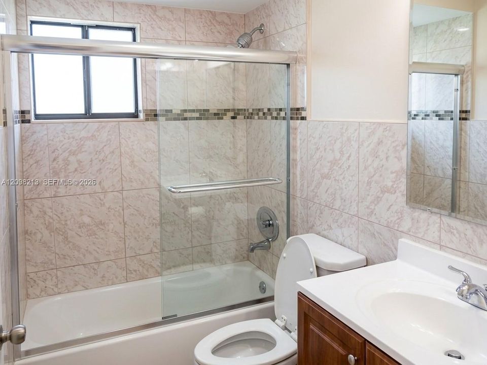 For Rent: $2,275 (2 beds, 2 baths, 965 Square Feet)