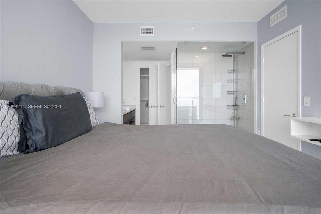 For Rent: $4,500 (2 beds, 2 baths, 1104 Square Feet)