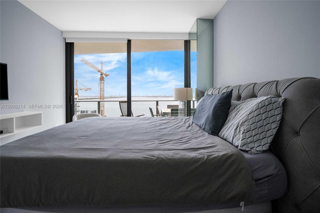 For Rent: $4,500 (2 beds, 2 baths, 1104 Square Feet)