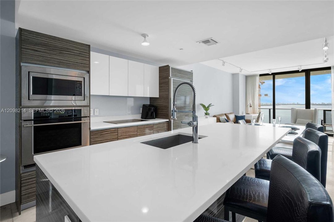 For Rent: $4,500 (2 beds, 2 baths, 1104 Square Feet)