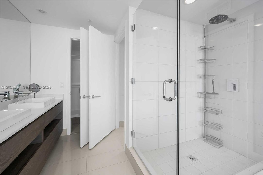For Rent: $4,500 (2 beds, 2 baths, 1104 Square Feet)