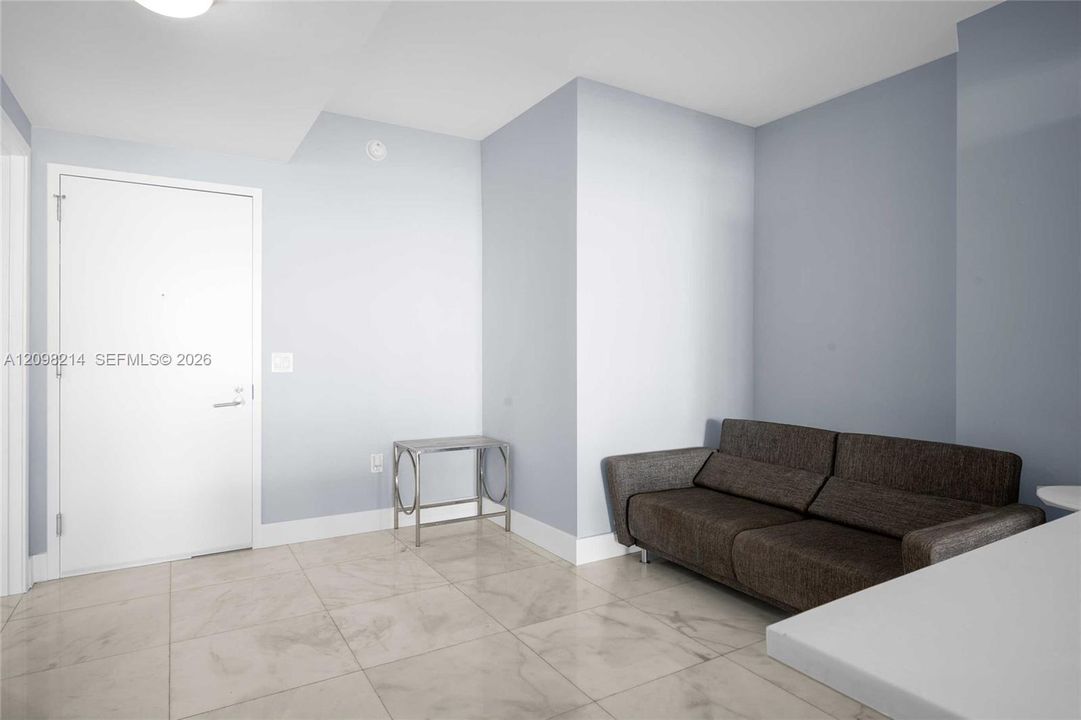 For Rent: $4,500 (2 beds, 2 baths, 1104 Square Feet)