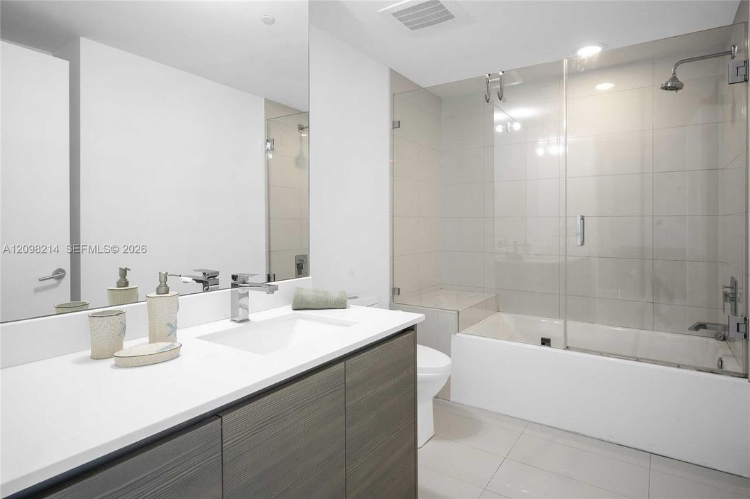 For Rent: $4,500 (2 beds, 2 baths, 1104 Square Feet)