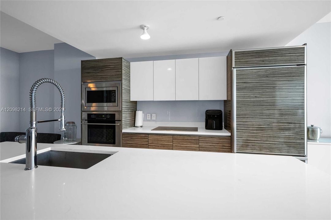For Rent: $4,500 (2 beds, 2 baths, 1104 Square Feet)