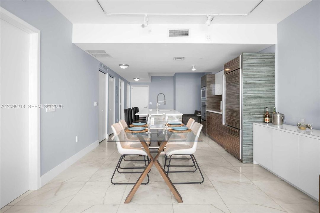 For Rent: $4,500 (2 beds, 2 baths, 1104 Square Feet)