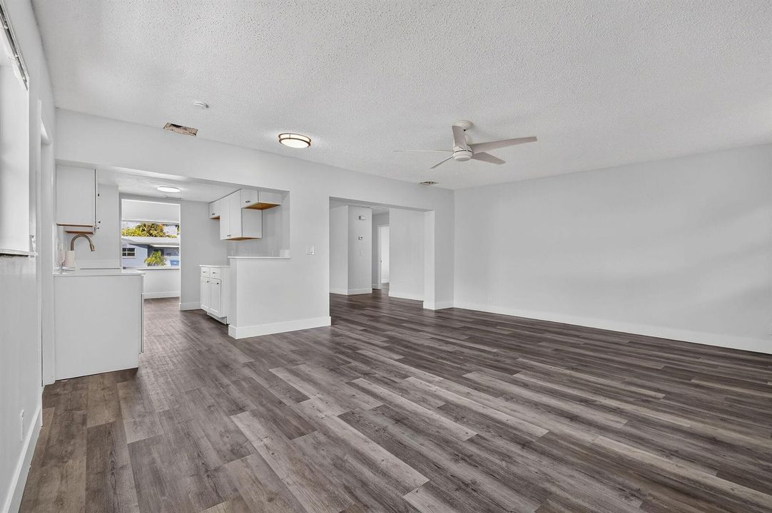 8857thSt(12)