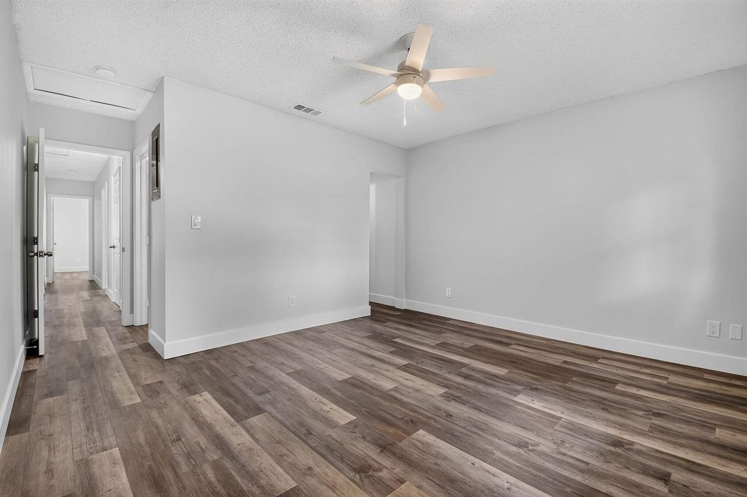 8857thSt(27)