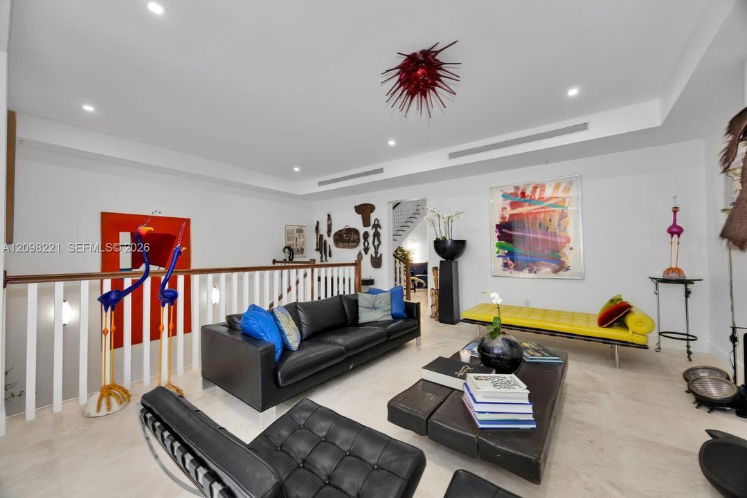 For Sale: $2,999,000 (3 beds, 3 baths, 3299 Square Feet)