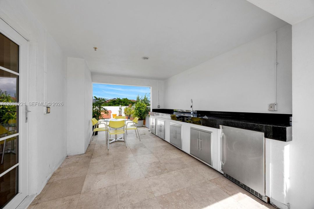 For Sale: $2,999,000 (3 beds, 3 baths, 3299 Square Feet)