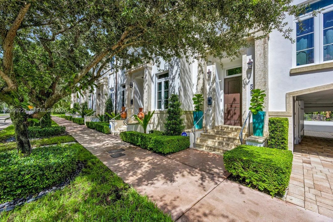 For Sale: $2,999,000 (3 beds, 3 baths, 3299 Square Feet)