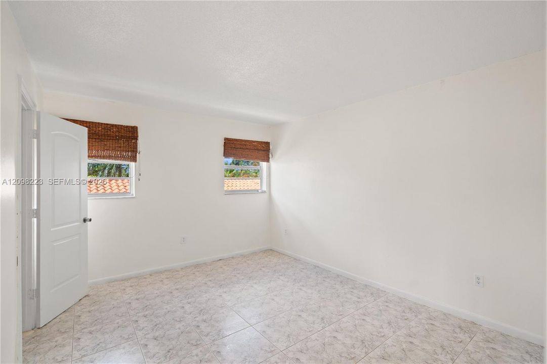 For Rent: $2,350 (2 beds, 2 baths, 780 Square Feet)