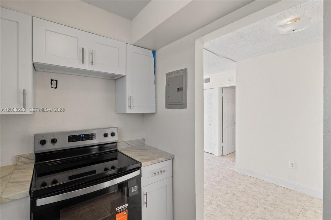 For Rent: $2,350 (2 beds, 2 baths, 780 Square Feet)