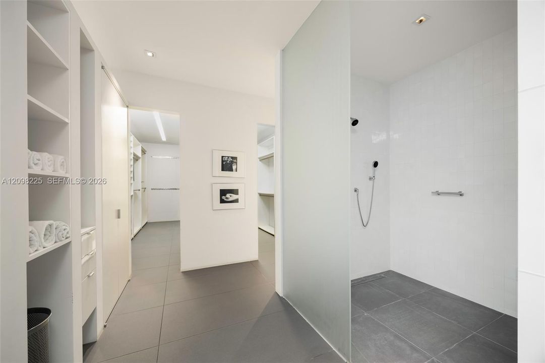 For Sale: $3,998,000 (4 beds, 4 baths, 4444 Square Feet)
