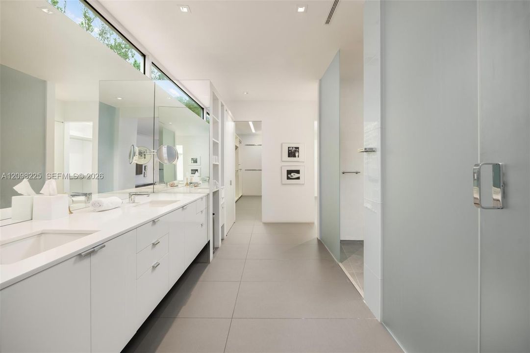 For Sale: $3,998,000 (4 beds, 4 baths, 4444 Square Feet)