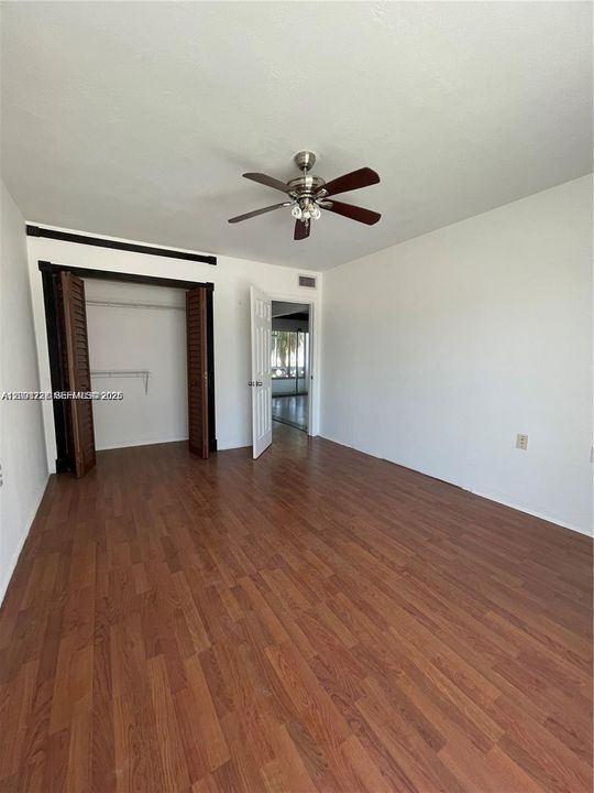 For Rent: $2,100 (2 beds, 1 baths, 865 Square Feet)