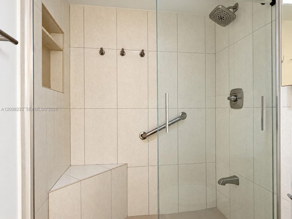 En Renta: $2,400 (2 camas, 2 baños, 1050 Pies cuadrados)