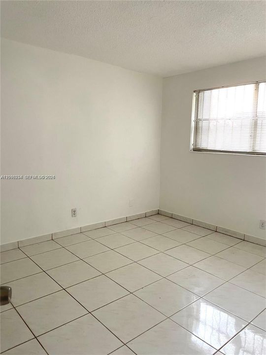 En Renta: $1,900 (2 camas, 1 baños, 825 Pies cuadrados)