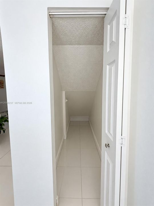 En Renta: $3,150 (3 camas, 2 baños, 1500 Pies cuadrados)