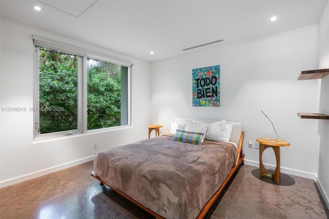 For Sale: $8,000,000 (6 beds, 5 baths, 5305 Square Feet)