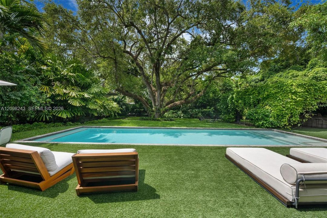 For Sale: $8,000,000 (6 beds, 5 baths, 5305 Square Feet)