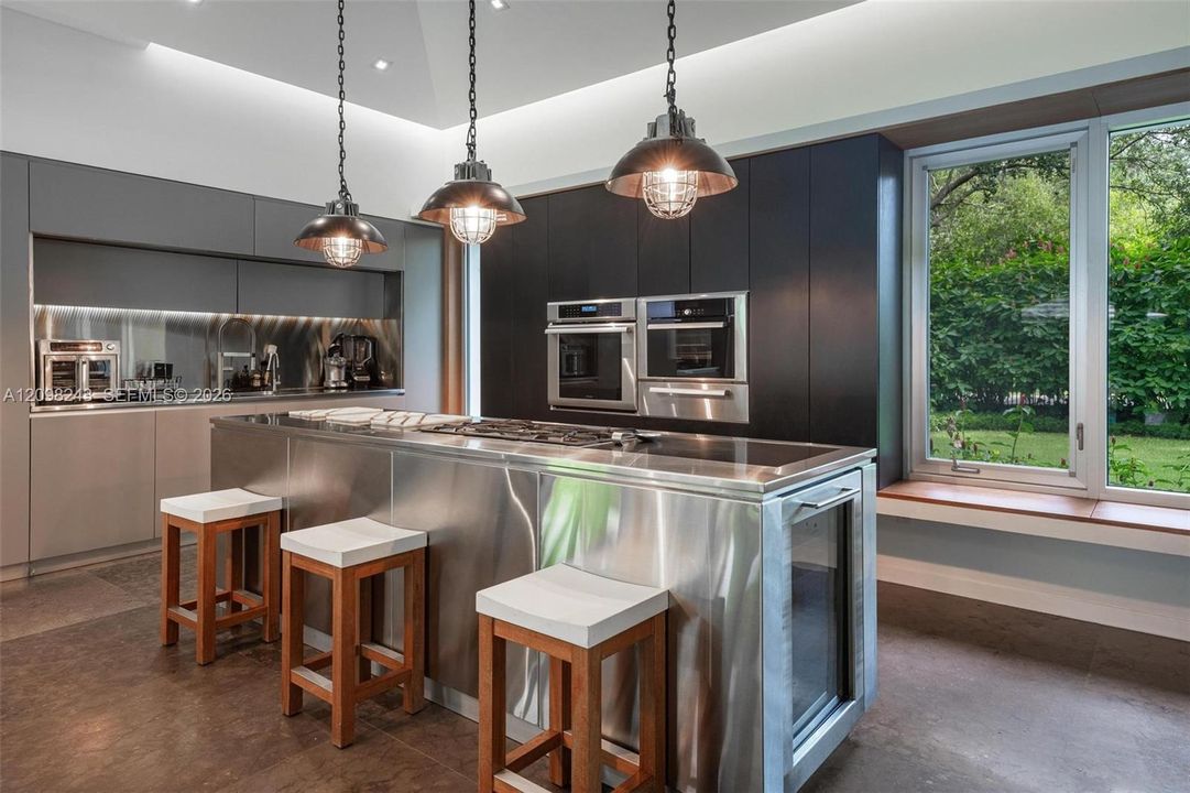 For Sale: $8,000,000 (6 beds, 5 baths, 5305 Square Feet)