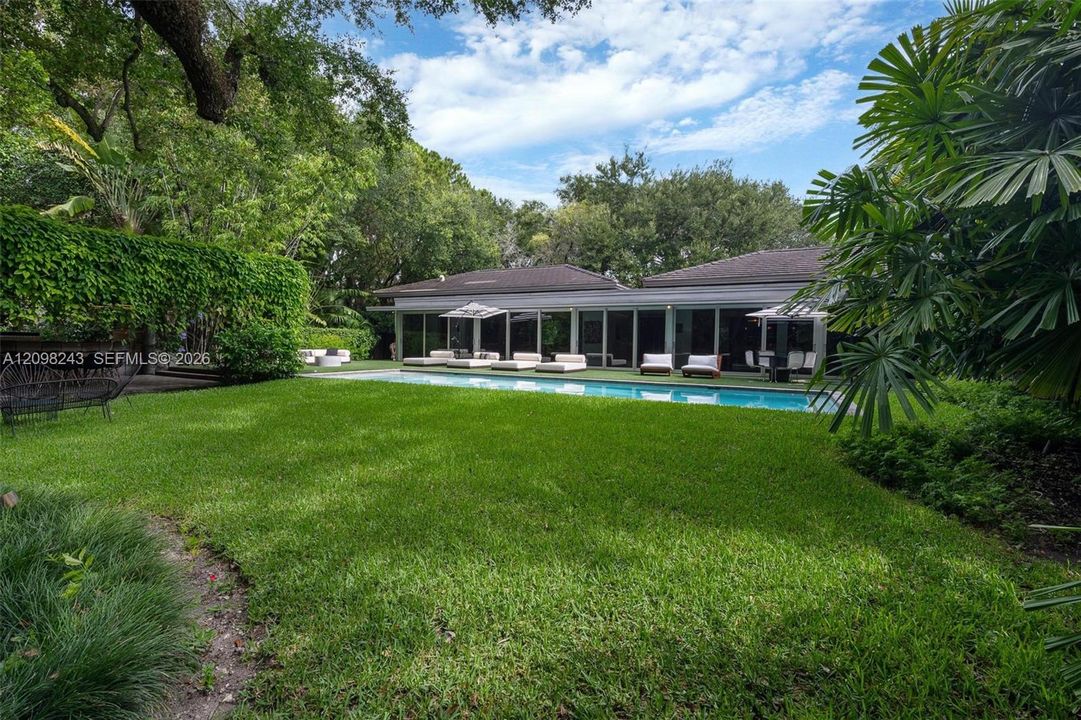For Sale: $8,000,000 (6 beds, 5 baths, 5305 Square Feet)