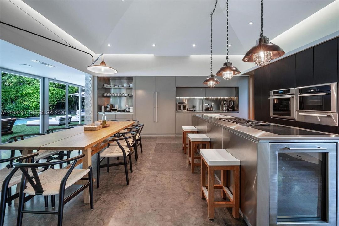 For Sale: $8,000,000 (6 beds, 5 baths, 5305 Square Feet)