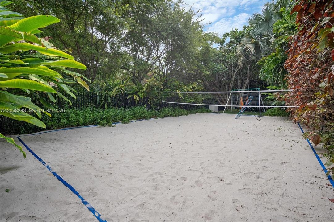 For Sale: $8,000,000 (6 beds, 5 baths, 5305 Square Feet)