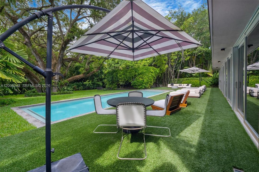 For Sale: $8,000,000 (6 beds, 5 baths, 5305 Square Feet)